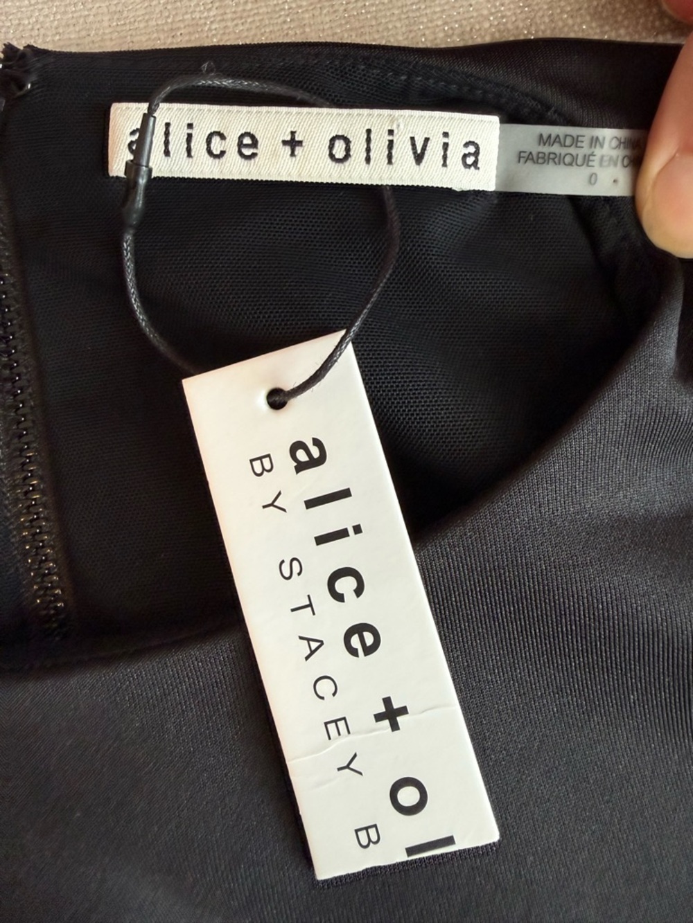 Alice + Olivia Ollie Ruffle Sleeve Crop Top Black with White Statement - Picture 12 of 12